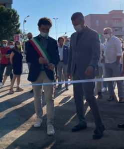 il sindaco durante una inaugurazione