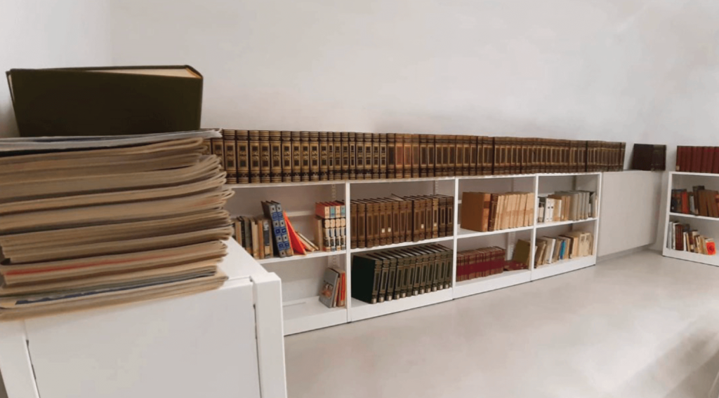 interno biblioteca